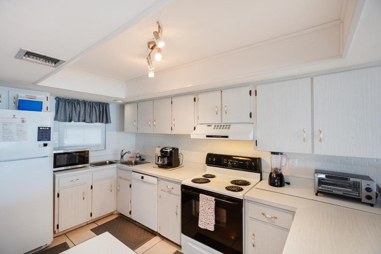 Daytona Shores Ocean Front Balcony 2beds 2ba King Ste And 2queens - Shores Club 805 Apartment *
