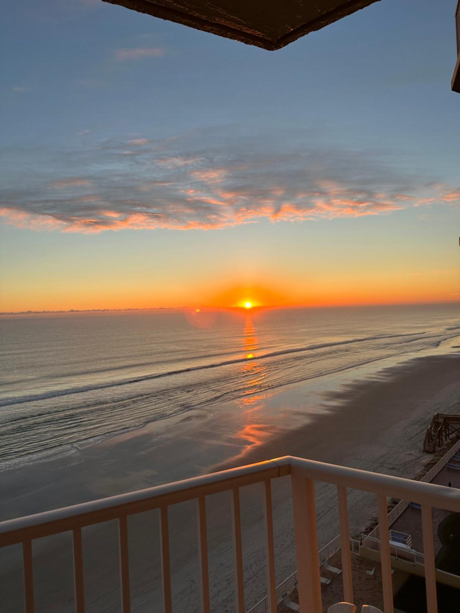 Daytona Shores Ocean Front Balcony 2beds 2ba King Ste And 2queens - Shores Club 805 Daytona Beach Shores